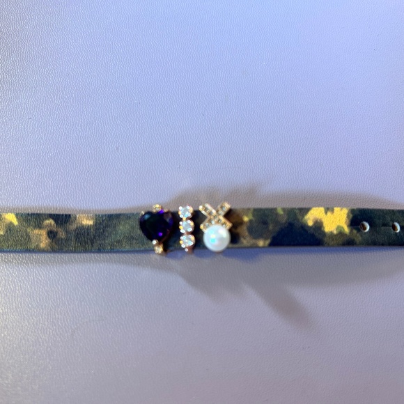 NWT Stella & Dot - Keep Collective - 3 charms on brown camouflage leather band - Picture 2 of 10